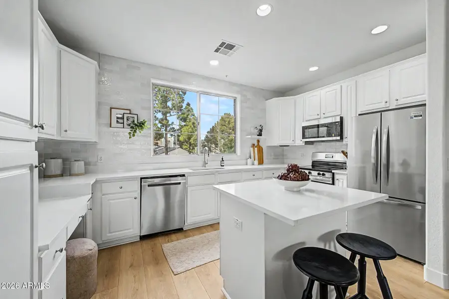4455 E Paradise Village Parkway S #1084, Phoenix, AZ 85032 - #3