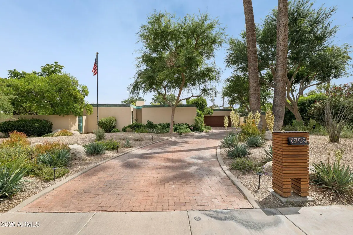 8709 N 11th Avenue, Phoenix, AZ 85021 - #1