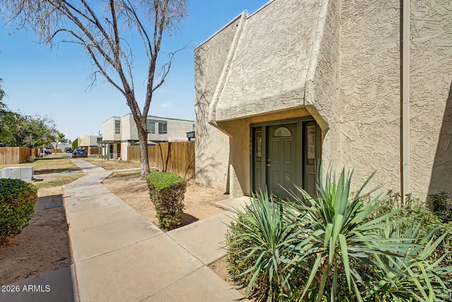 5906 W Golden Lane, Glendale, AZ 85302 - #3