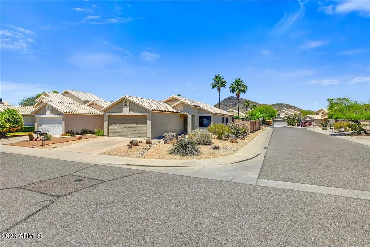 2162 E Donald Drive, Phoenix, AZ 85024 - #1