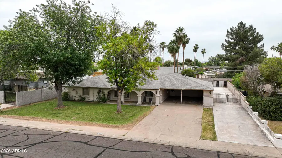 8231 N 58th Avenue, Glendale, AZ 85302 - #3