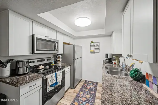 3131 W Cochise Drive #223, Phoenix, AZ 85051