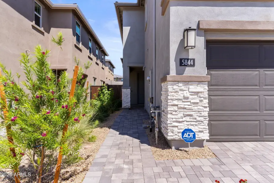 5844 E Covey Lane, Phoenix, AZ 85054 - #3