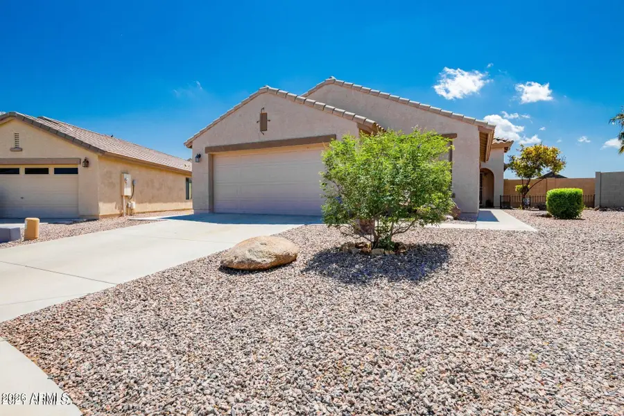 859 W Desert Seasons Drive, San Tan Valley, AZ 85143 - #3