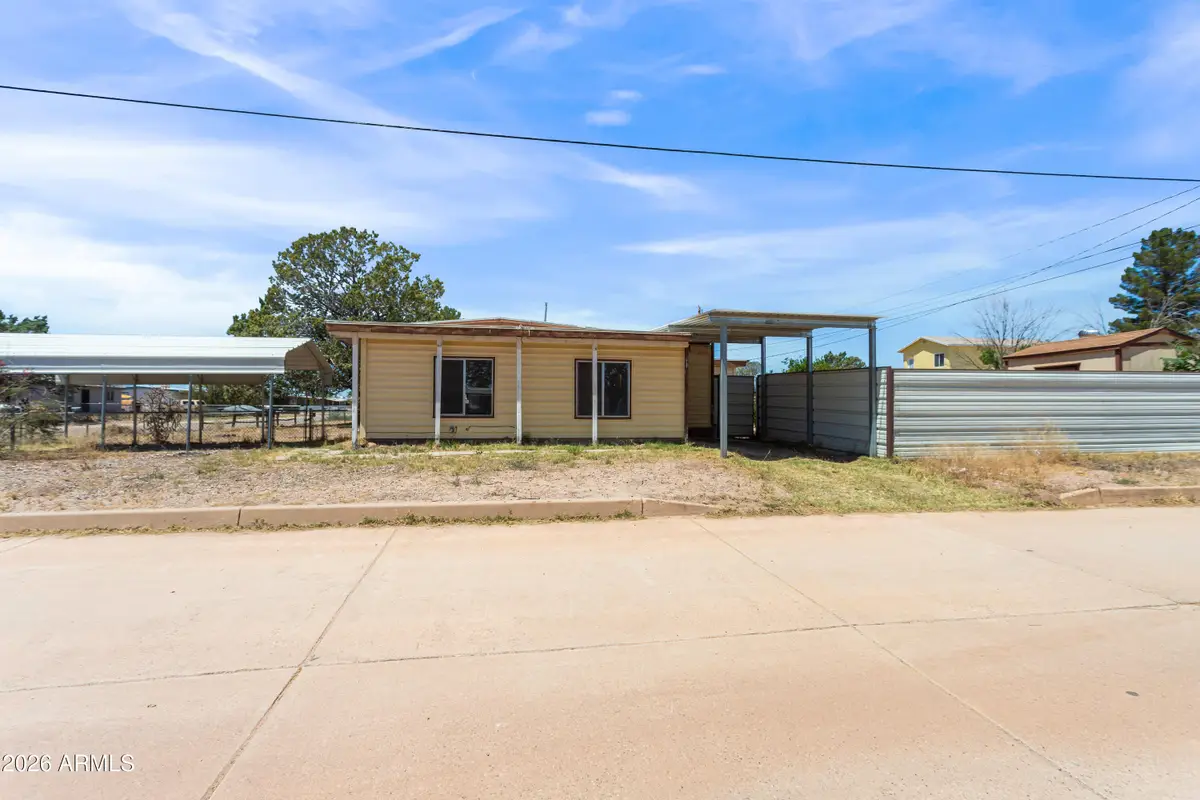 127 E Apache Street, Huachuca City, AZ 85616 - #1