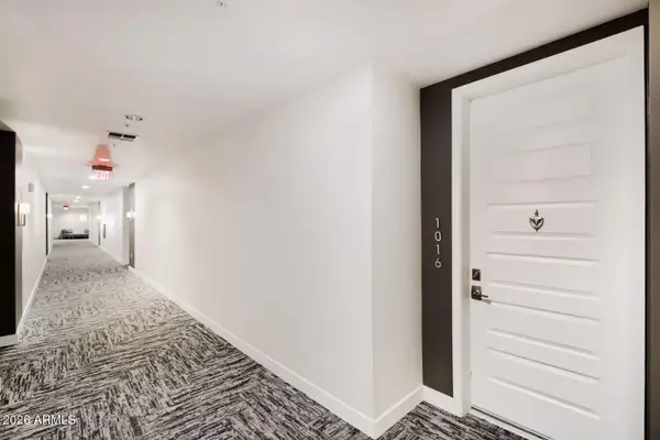 7300 E Earll Drive #1016, Scottsdale, AZ 85251