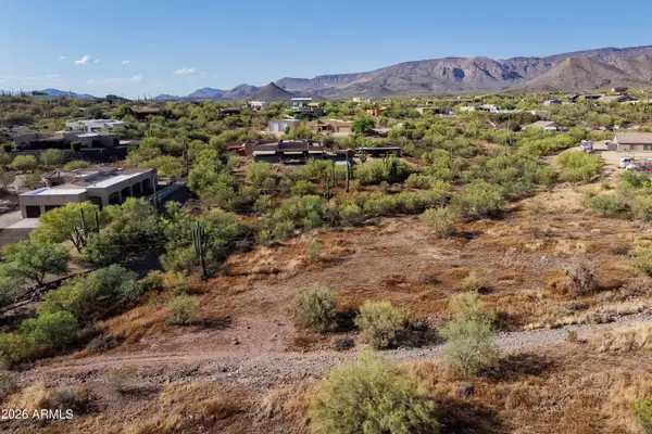 1838 E Gaffney Road, New River, AZ 85087