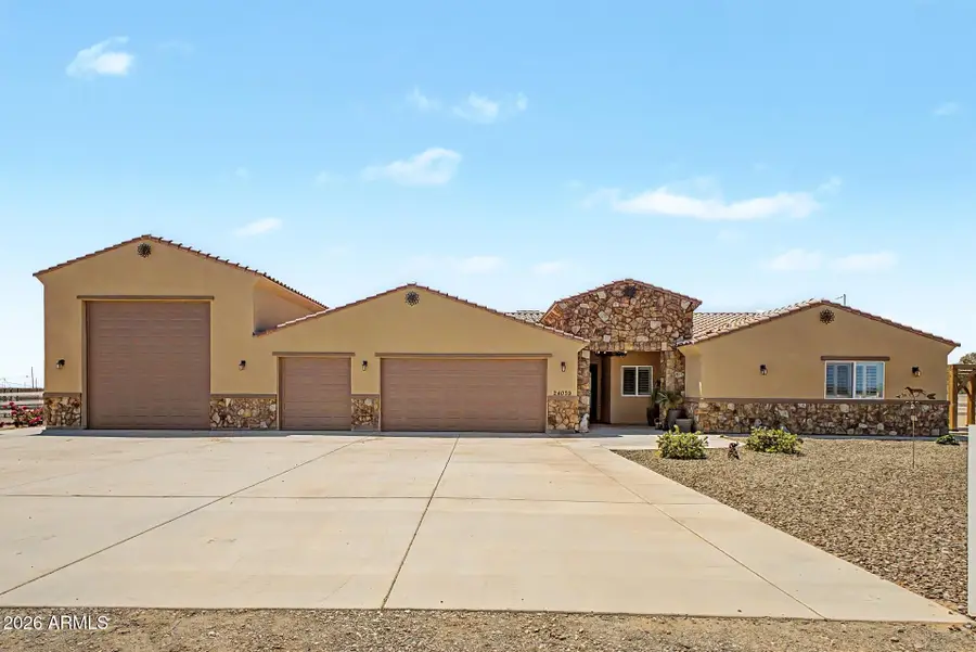 24039 W Cavedale Drive, Wittmann, AZ 85361 - #2