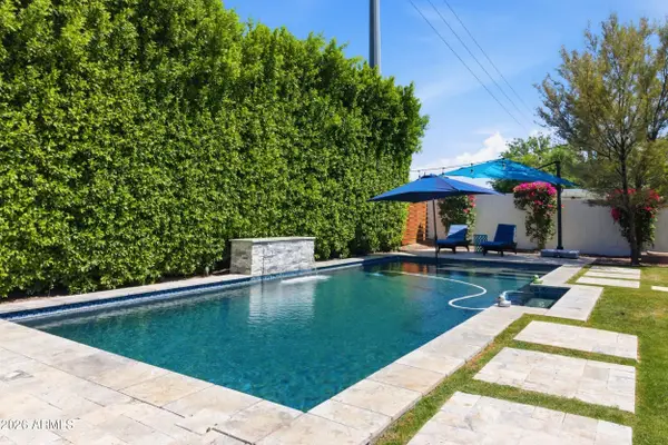 2945 N 47th Place, Phoenix, AZ 85018