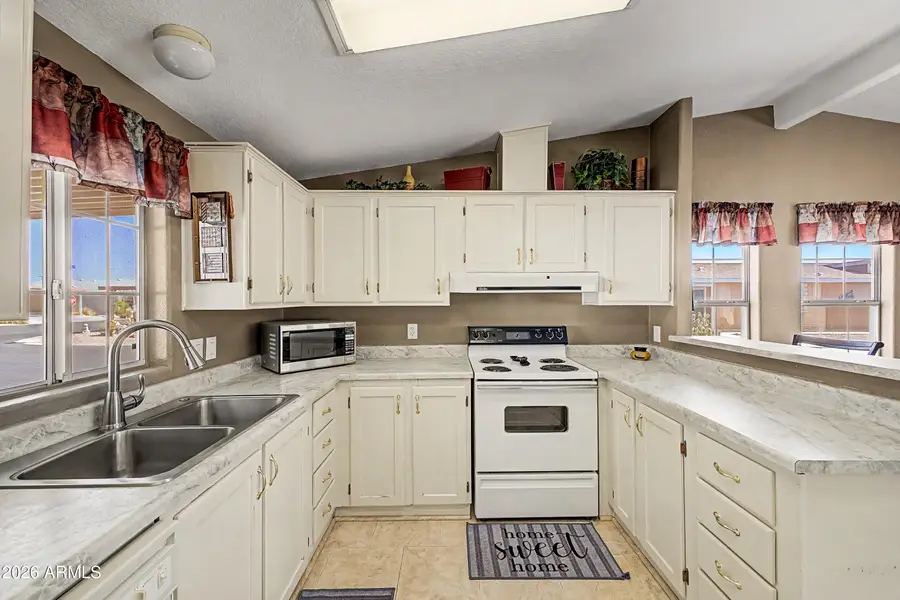886 E Eagle Drive, San Tan Valley, AZ 85140 - #2