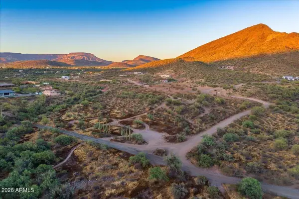 42xxx N 16th Street, New River, AZ 85087