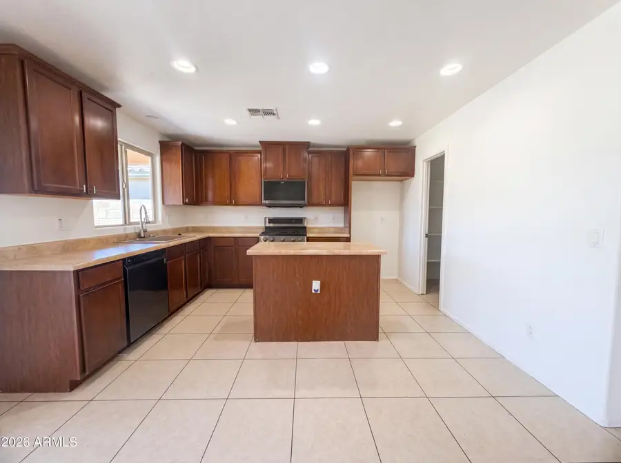 1043 E Daniella Drive, San Tan Valley, AZ 85140 - #2