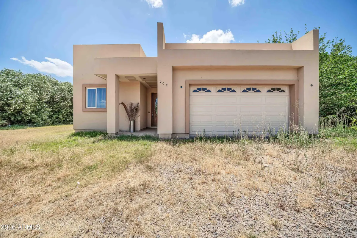 909 W Tamarisk Street, Phoenix, AZ 85041 - #1