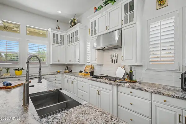 7701 S Barlow Drive, Gilbert, AZ 85298