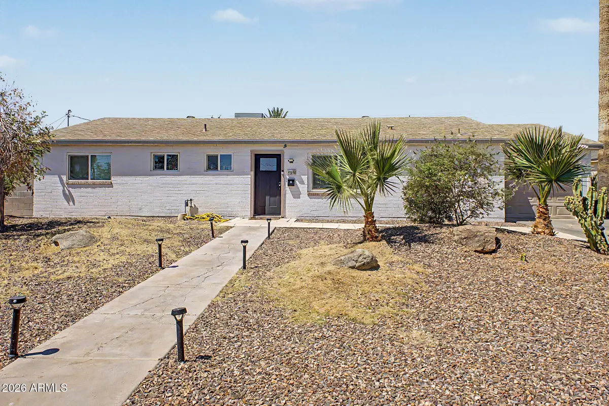 2208 W San Miguel Avenue, Phoenix, AZ 85015 - #1