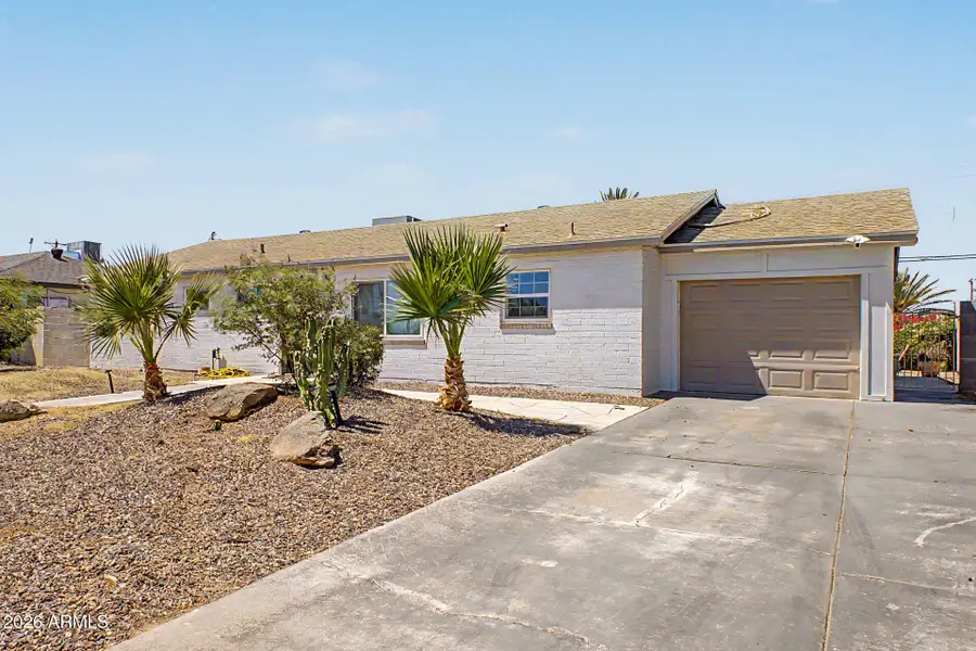 2208 W San Miguel Avenue, Phoenix, AZ 85015 - #2