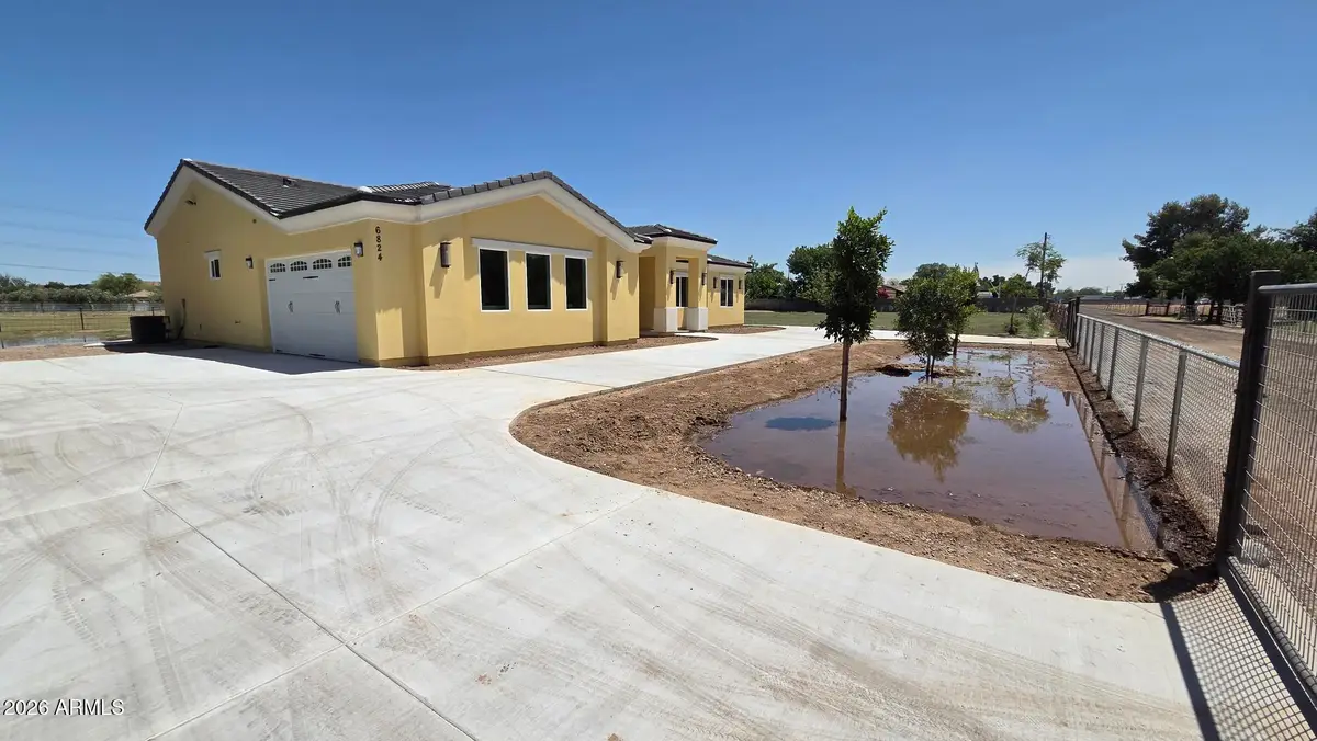 6824 W Illini Street, Phoenix, AZ 85043 - #1