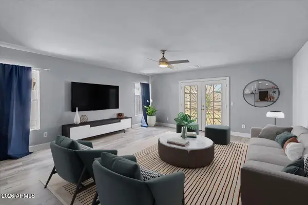 6242 W Wood Street, Phoenix, AZ 85043