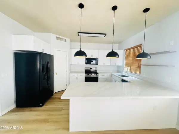 1384 S Heron Lane, Gilbert, AZ 85296