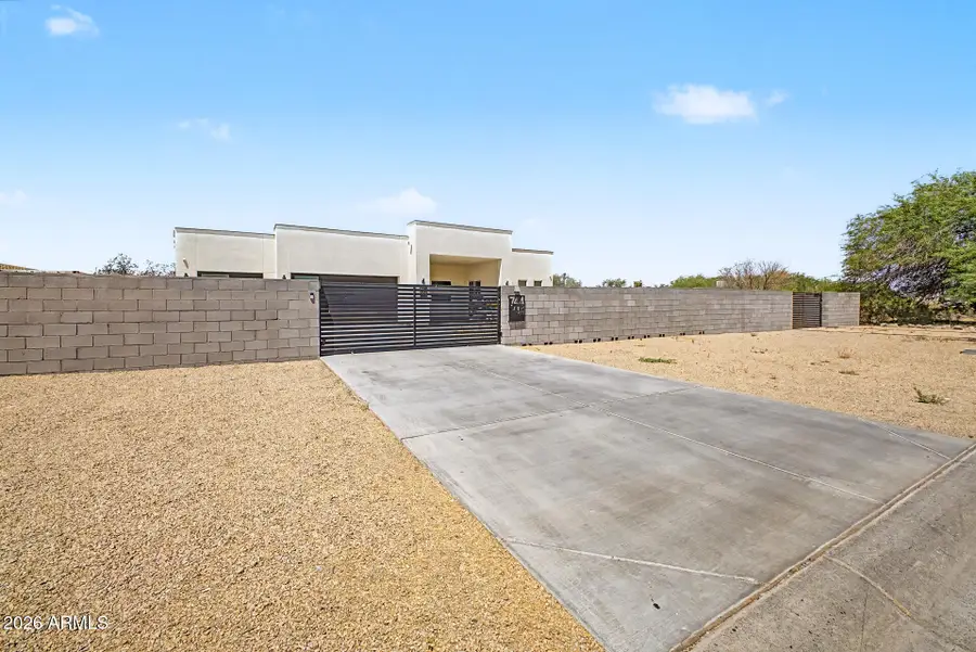 744 E Desert Lane, Phoenix, AZ 85042 - #3