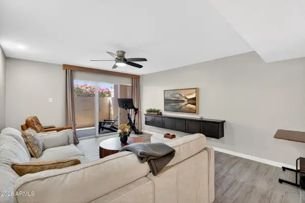 2233 E Highland Avenue #134, Phoenix, AZ 85016