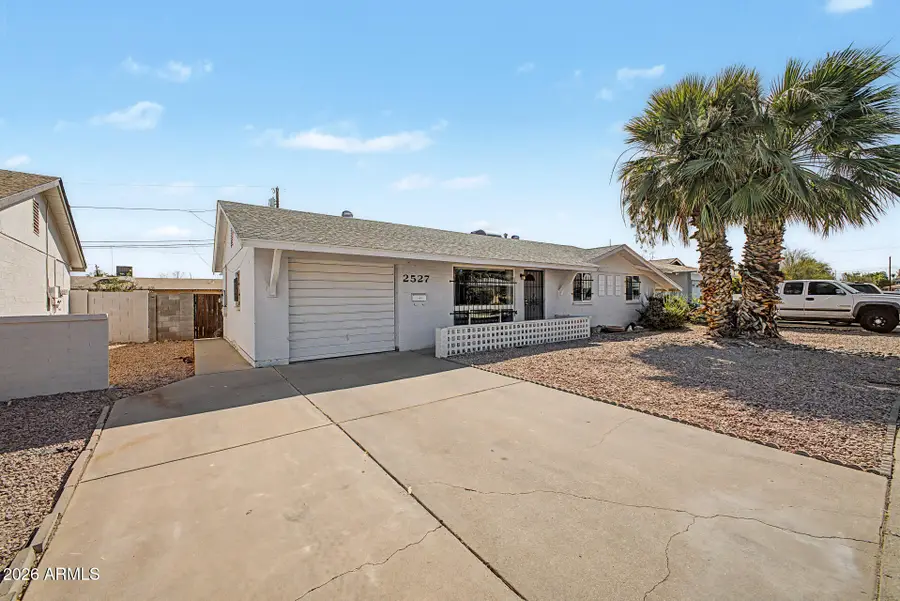 2527 W Larkspur Drive, Phoenix, AZ 85029 - #2