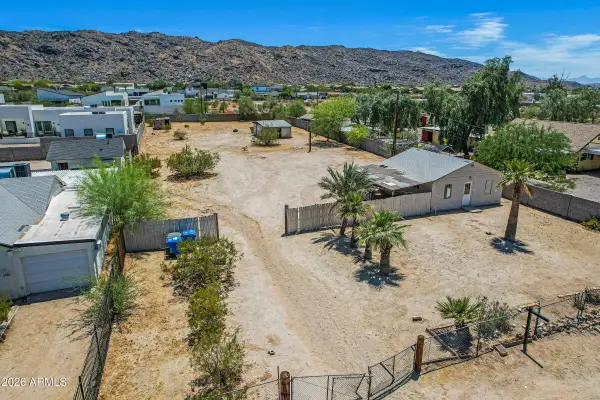 2241 E Desert Lane, Phoenix, AZ 85042