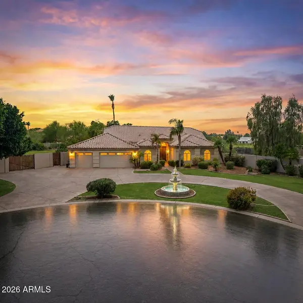 370 S Equestrian Court, Gilbert, AZ 85296