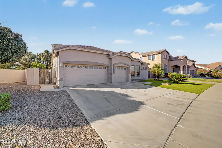 8714 W Morten Avenue, Glendale, AZ 85305 - #2