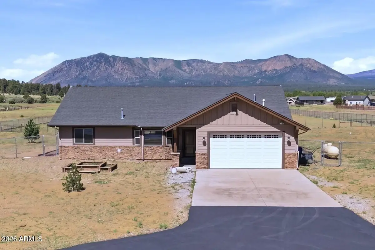 8200 Stardust Trail, Flagstaff, AZ 86004 - #1