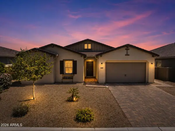 1083 E Holland Park Drive, Gilbert, AZ 85297