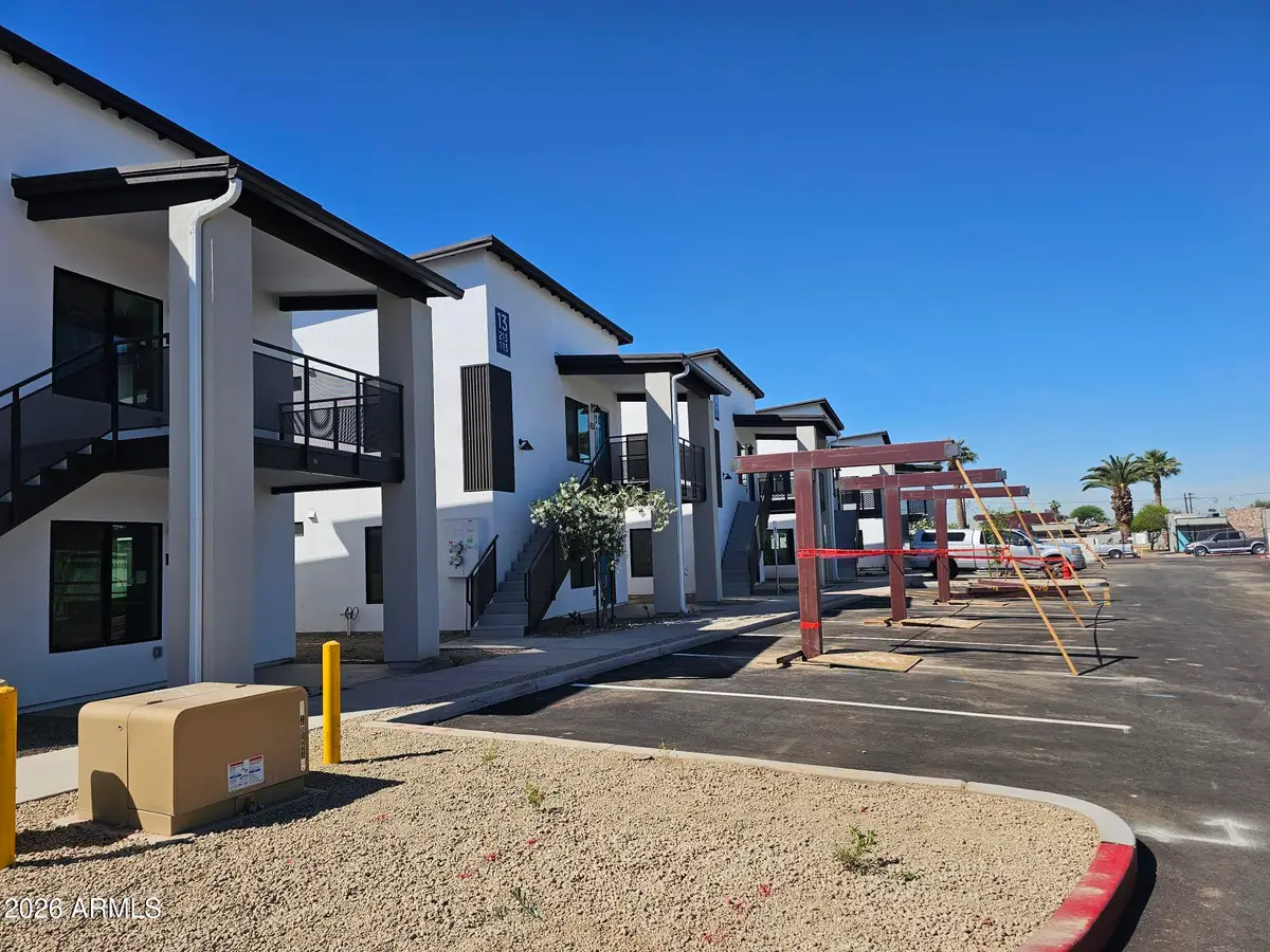 6077 N 60th Avenue, Glendale, AZ 85301 - #1