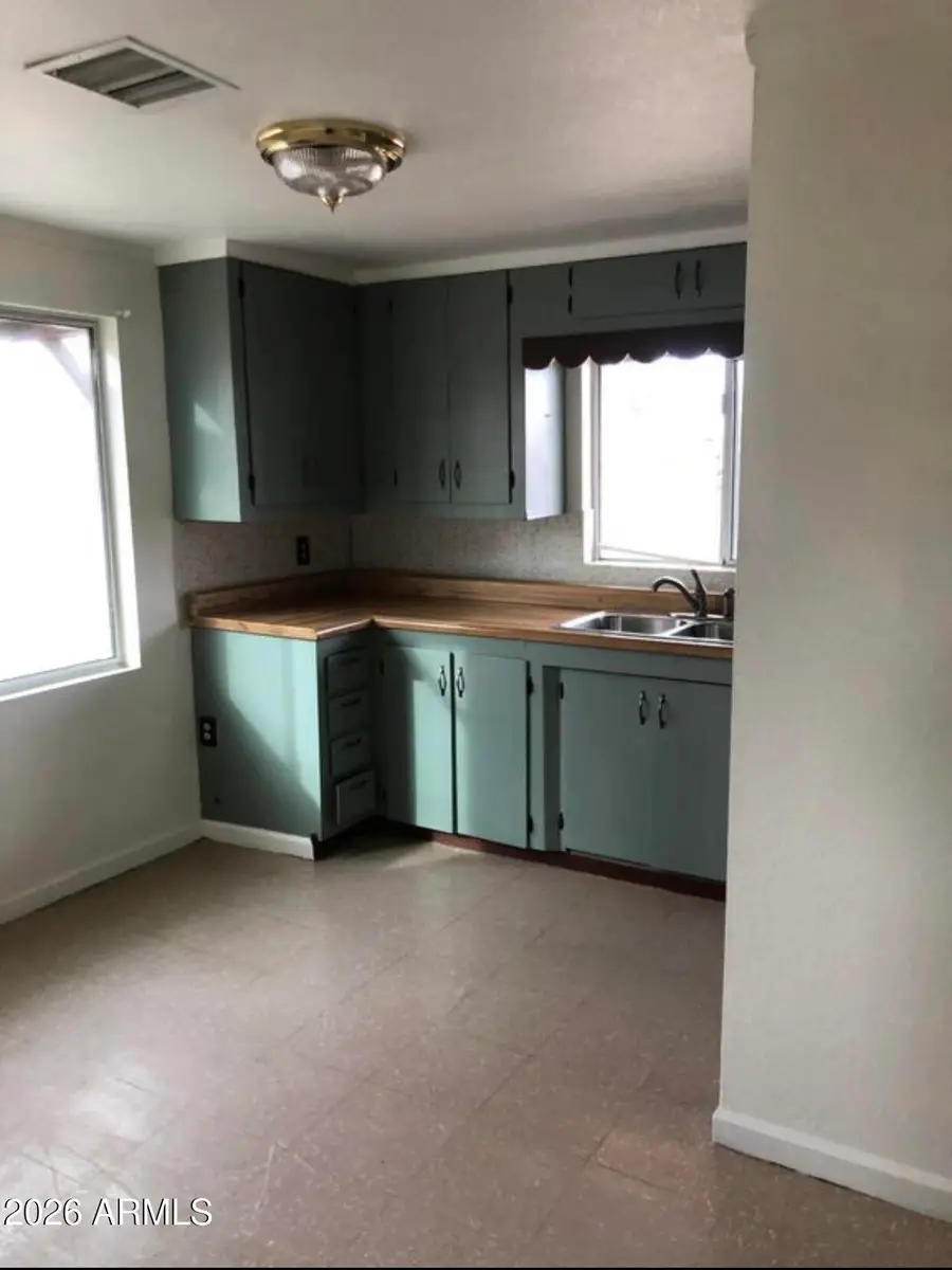 324 N King Street, Florence, AZ 85132 - #2