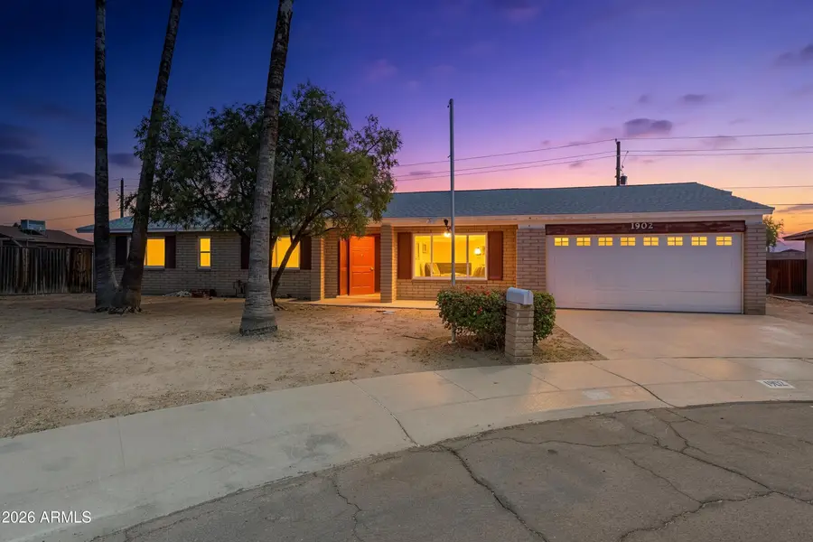1902 W Kerry Lane, Phoenix, AZ 85027 - #2