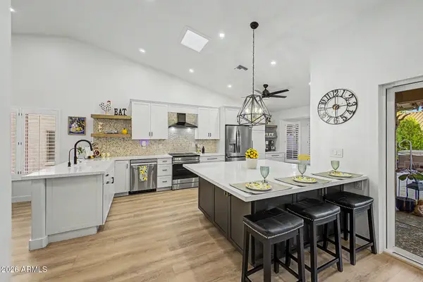 4037 E Nambe Street E, Phoenix, AZ 85044