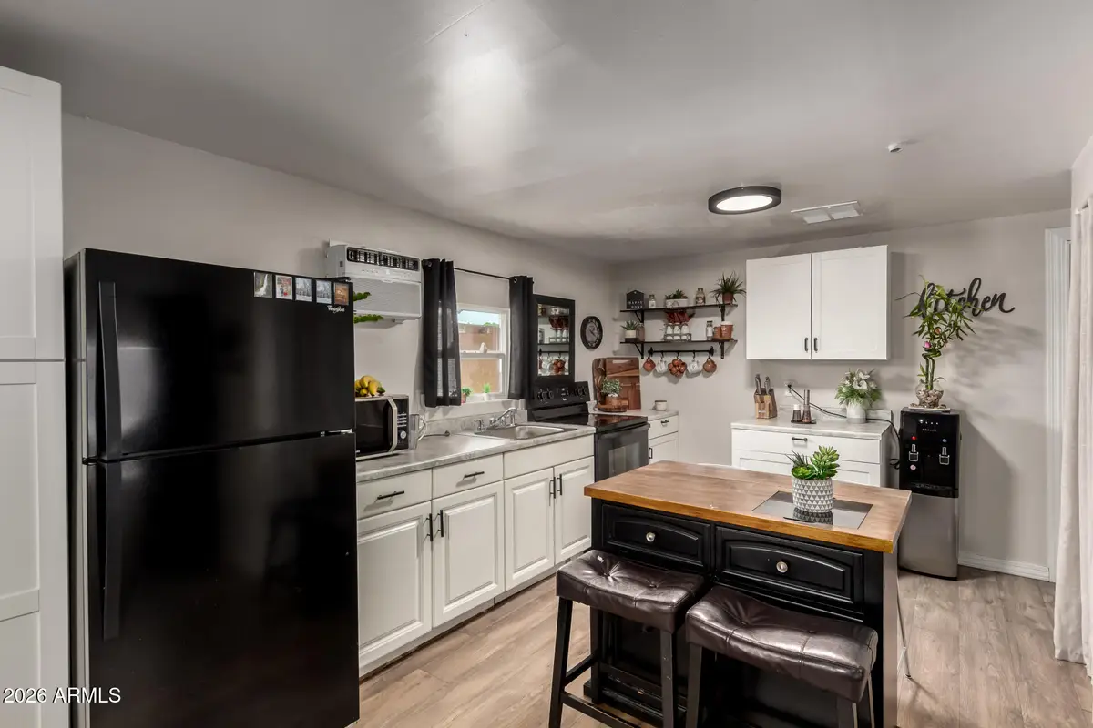 8595 N 71st Avenue, Glendale, AZ 85301 - #1