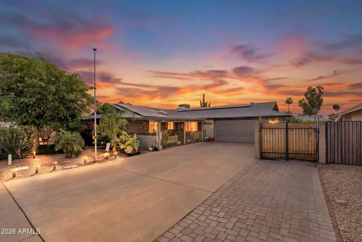 9319 W Glen Oaks Circle, Sun City, AZ 85351 - #1