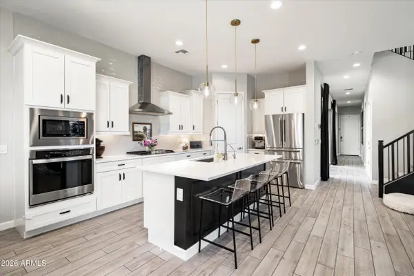 2046 E Charlotte Drive, Phoenix, AZ 85024