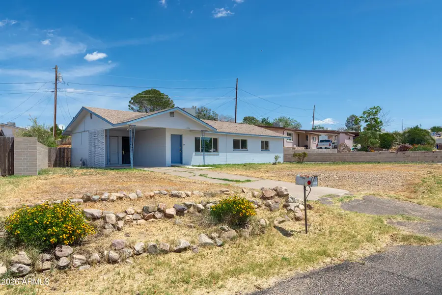 1120 E Crestwood Drive, Globe, AZ 85501 - #2