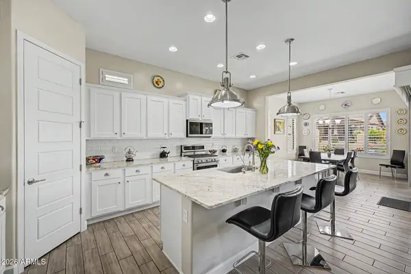 2103 N Red Cliff, Mesa, AZ 85207
