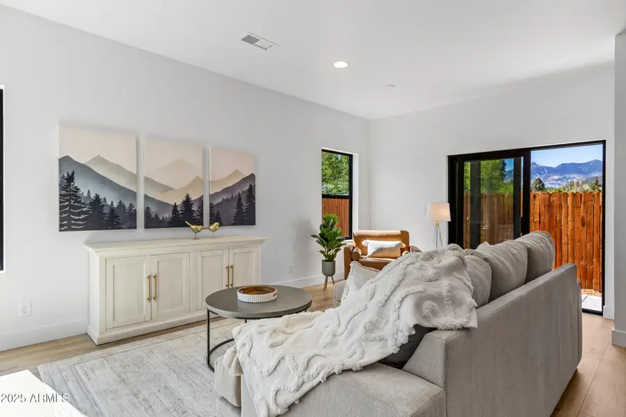 302 W Oak Avenue #4, Flagstaff, AZ 86001 - #3