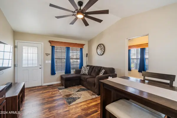 10960 N 67th Avenue #122, Glendale, AZ 85304