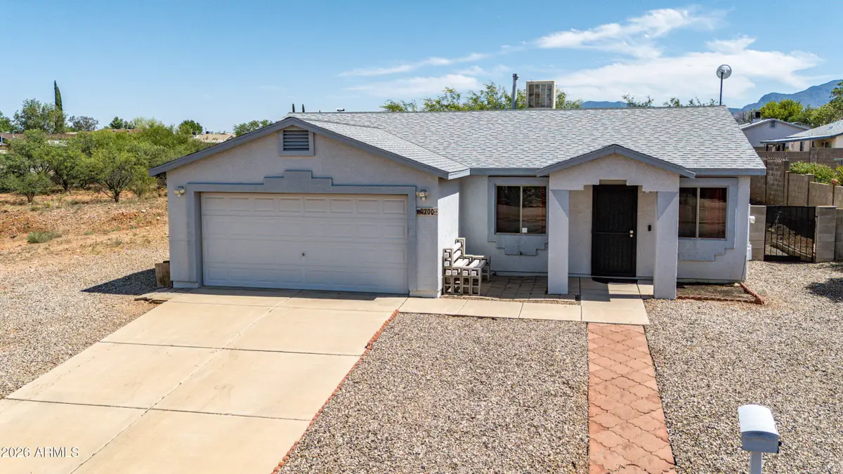 200 Seminole Place, Huachuca City, AZ 85616 - #1