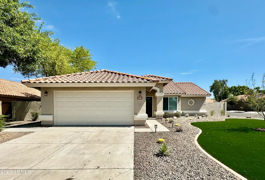 7352 W Via Del Sol Drive, Glendale, AZ 85310 - #2