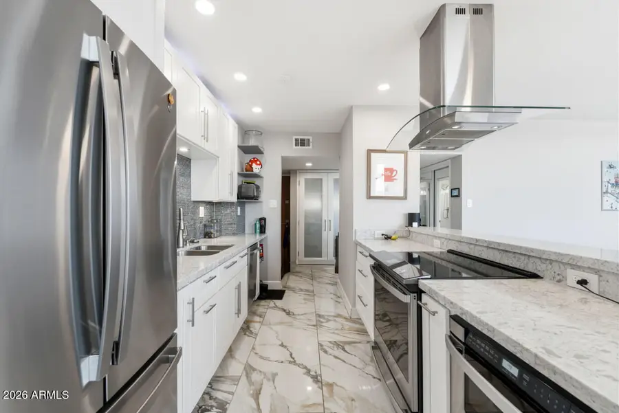 207 W Clarendon Avenue #4B, Phoenix, AZ 85013 - #3