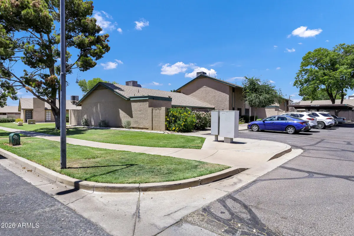 4648 W Continental Drive, Glendale, AZ 85308 - #1