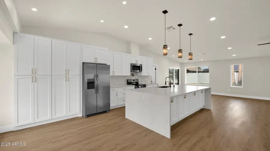 116 E Helena Drive, Phoenix, AZ 85022 - #3
