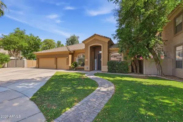 1561 E Saratoga Court, Gilbert, AZ 85296