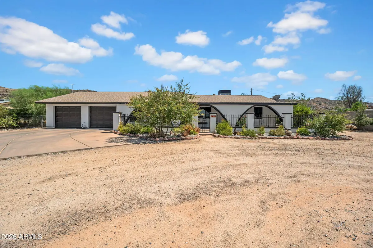 2621 E South Mountain Avenue, Phoenix, AZ 85042 - #1