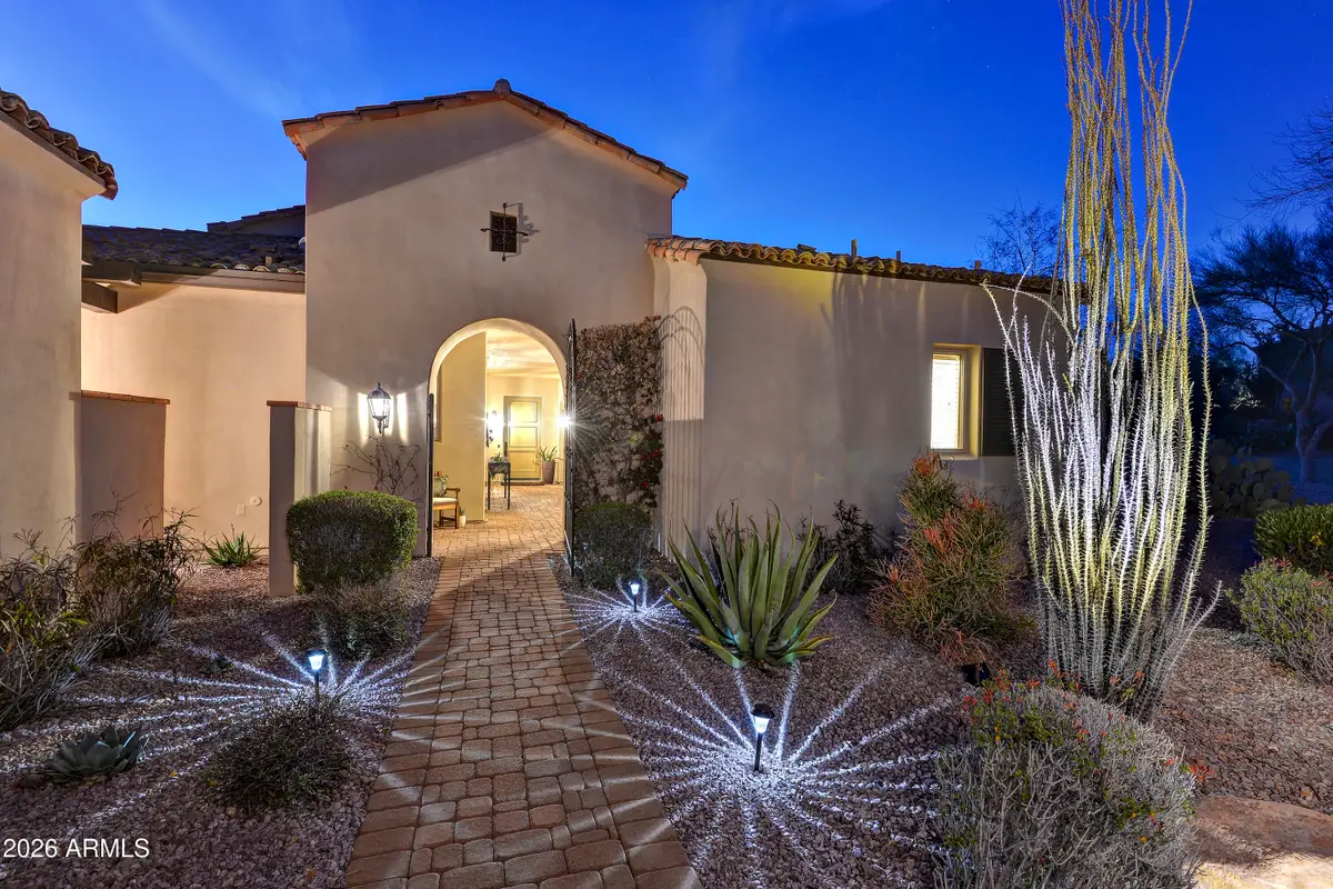 2726 S First Water Lane, Gold Canyon, AZ 85118 - #1